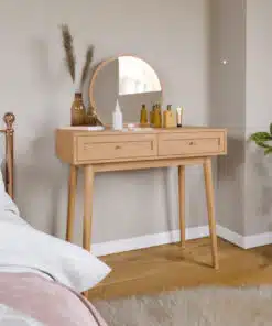 שידת איפור עם מראה