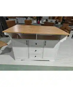 אי מטבח קטן