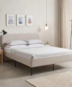 מיטה זוגית אפורה בהירה