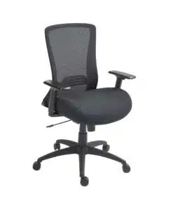 כיסא עם ידיות