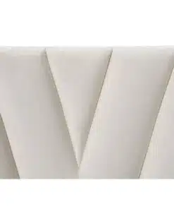 מיטה זוגית מרופדת שמנת