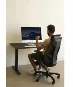 שולחן מתכוונן