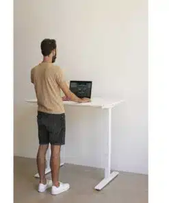 שולחן עבודה בעמידה