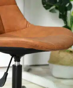כסא משרדי מעוצב דמוי עור חום