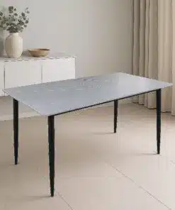 פינת אוכל עם 4 כיסאות