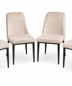שולחן אוכל עם כיסאות