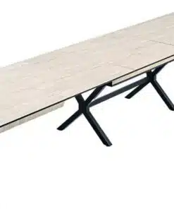 שולחן נפתח ל 30 סועדים